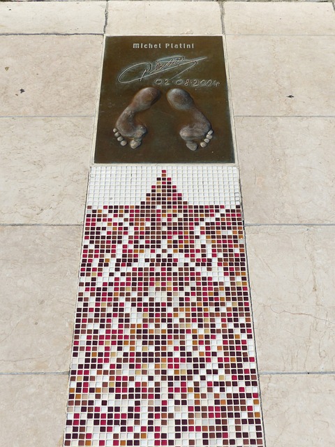 亨利：齐达内只想去国家队，他已有三座欧冠为何还要执教俱乐部.